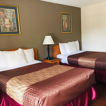 Bear Mount Inn & Suites Пиджен-Фордж Номер фото